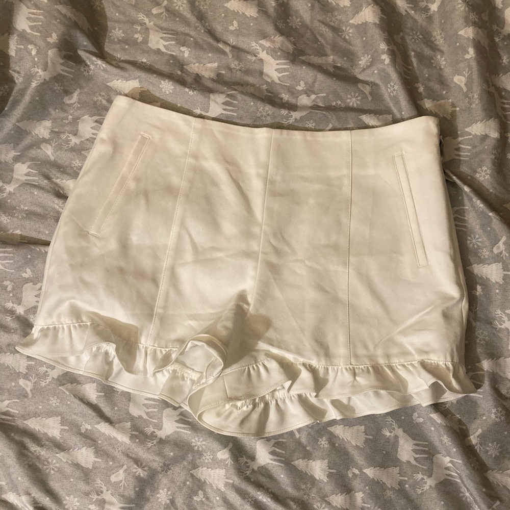 NWT 1 state essential shorts in new ivory size 10